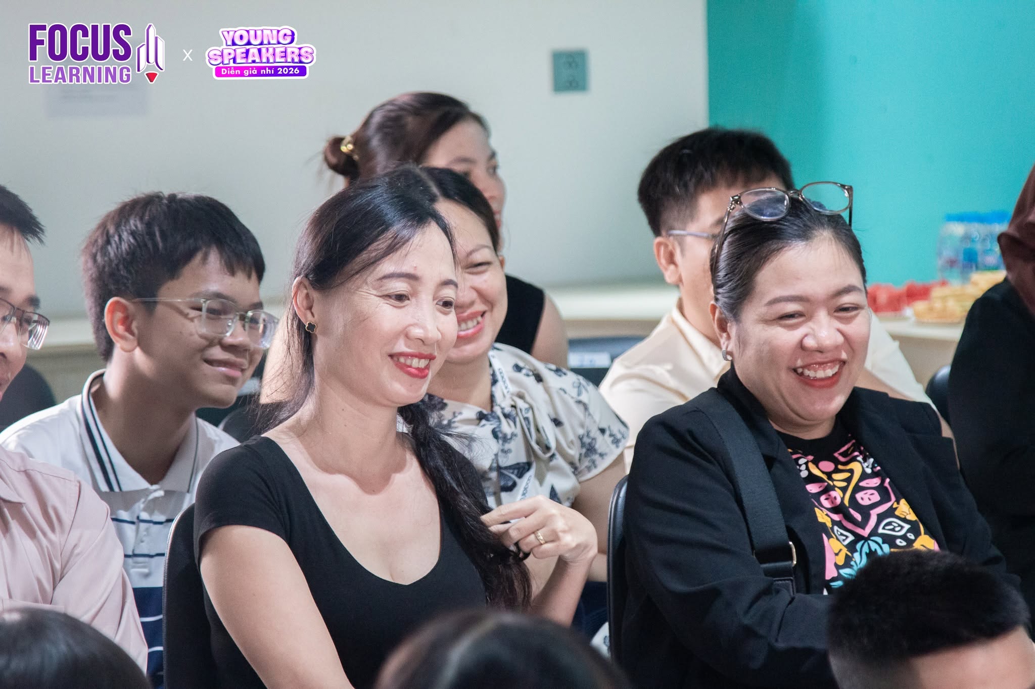 phu-huynh-co-vu-young-speakers